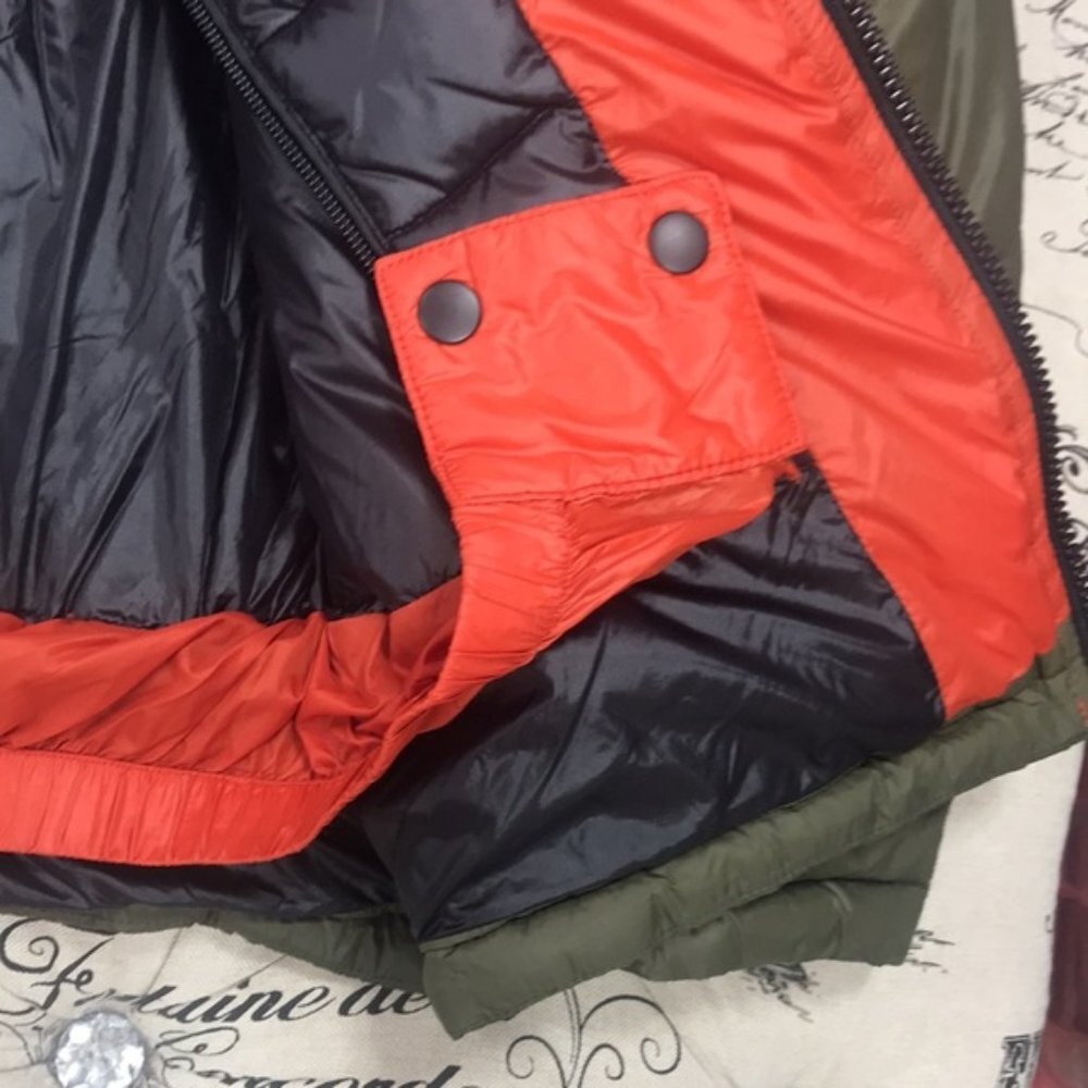 GUESS Hooded Puffer Jacket - Picture 5 of 5